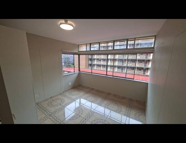 3 BEDROOM APARTMENT FOR SALE IN MUCKLENEUK